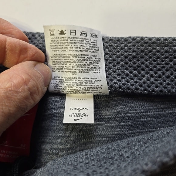 Nike Tech Knit Ladies Grey Shorts Medium - Picture 7 of 10